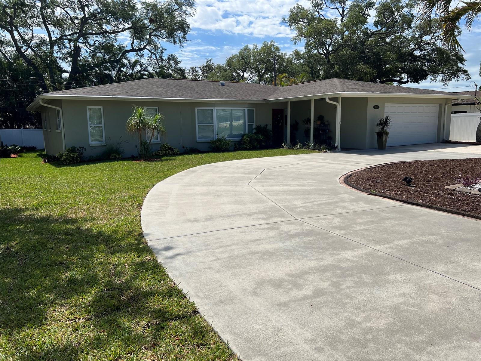 Photo of 855 FOUNTAINHEAD DRIVE LARGO FL 33770
