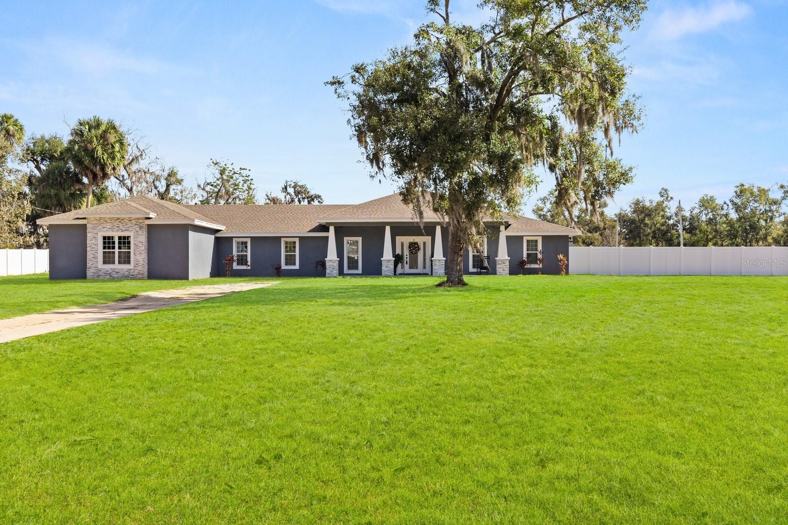 Photo of 812 CHASTAIN ROAD SEFFNER FL 33584