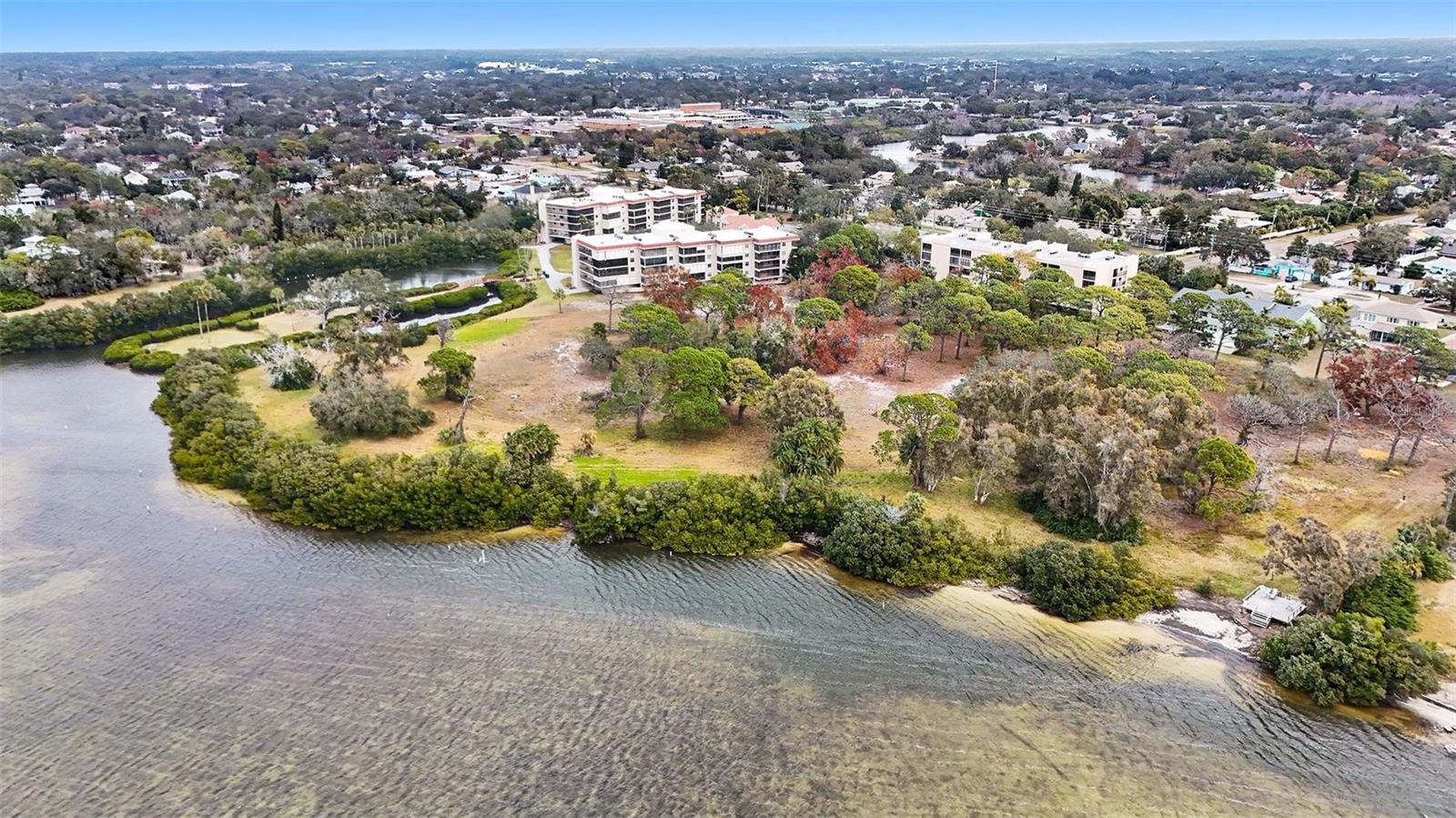 Photo of 303 TARPON POINT TARPON SPRINGS FL 34689