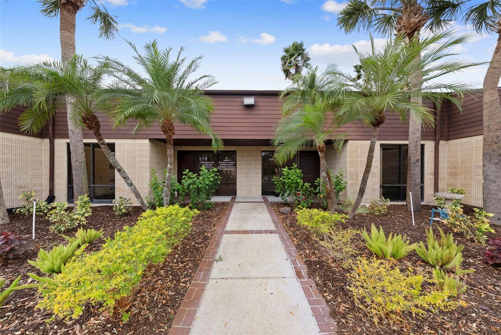 Photo of 611 DRUID ROAD #303 CLEARWATER FL 33756