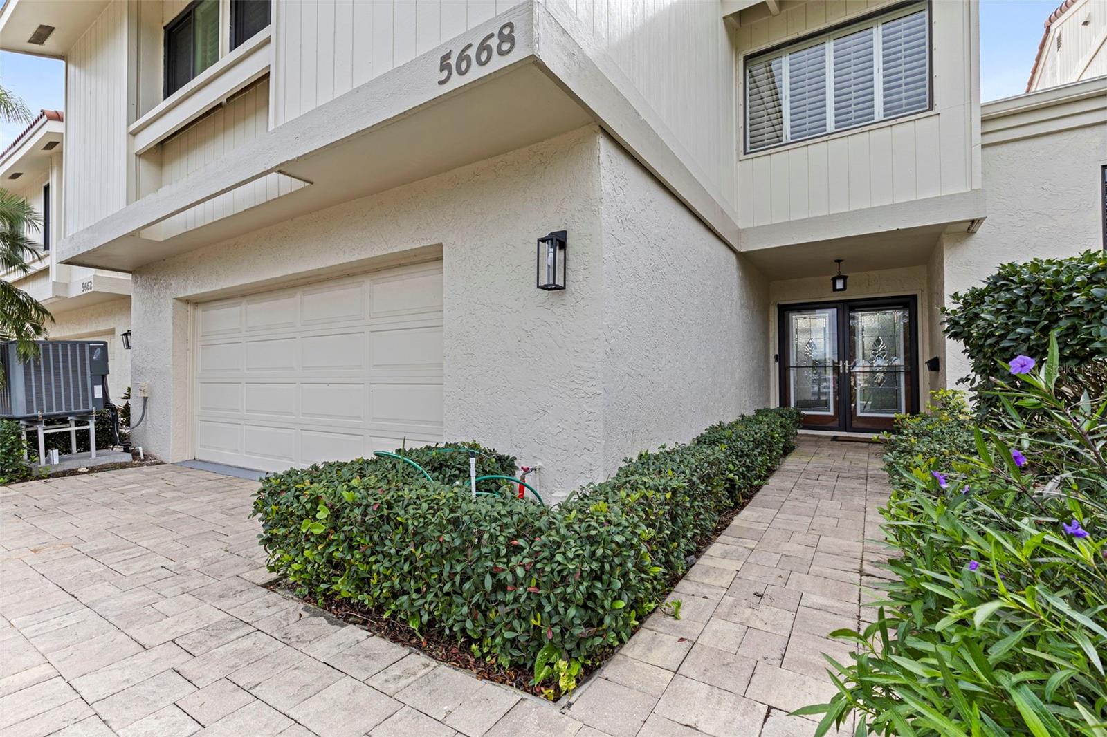 Photo of 5668 ESCONDIDA BOULEVARD ST PETERSBURG FL 33715