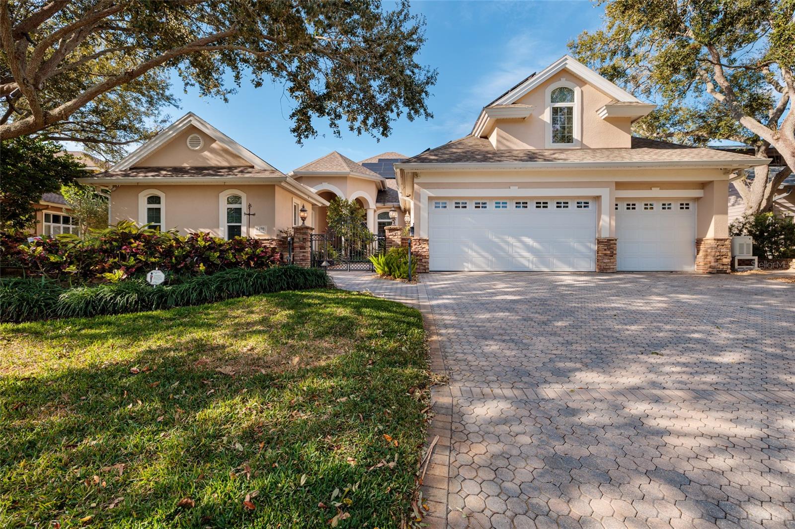 Photo of 8402 TALLAHASSEE DRIVE ST PETERSBURG FL 33702