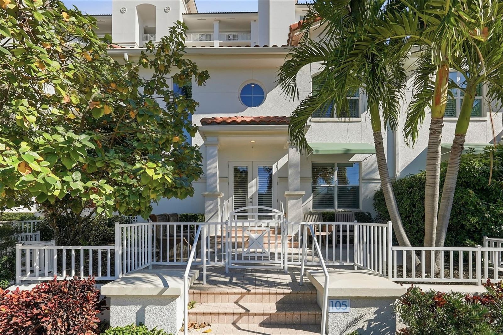 Photo of 1325 SNELL ISLE BOULEVARD #105 ST PETERSBURG FL 33704