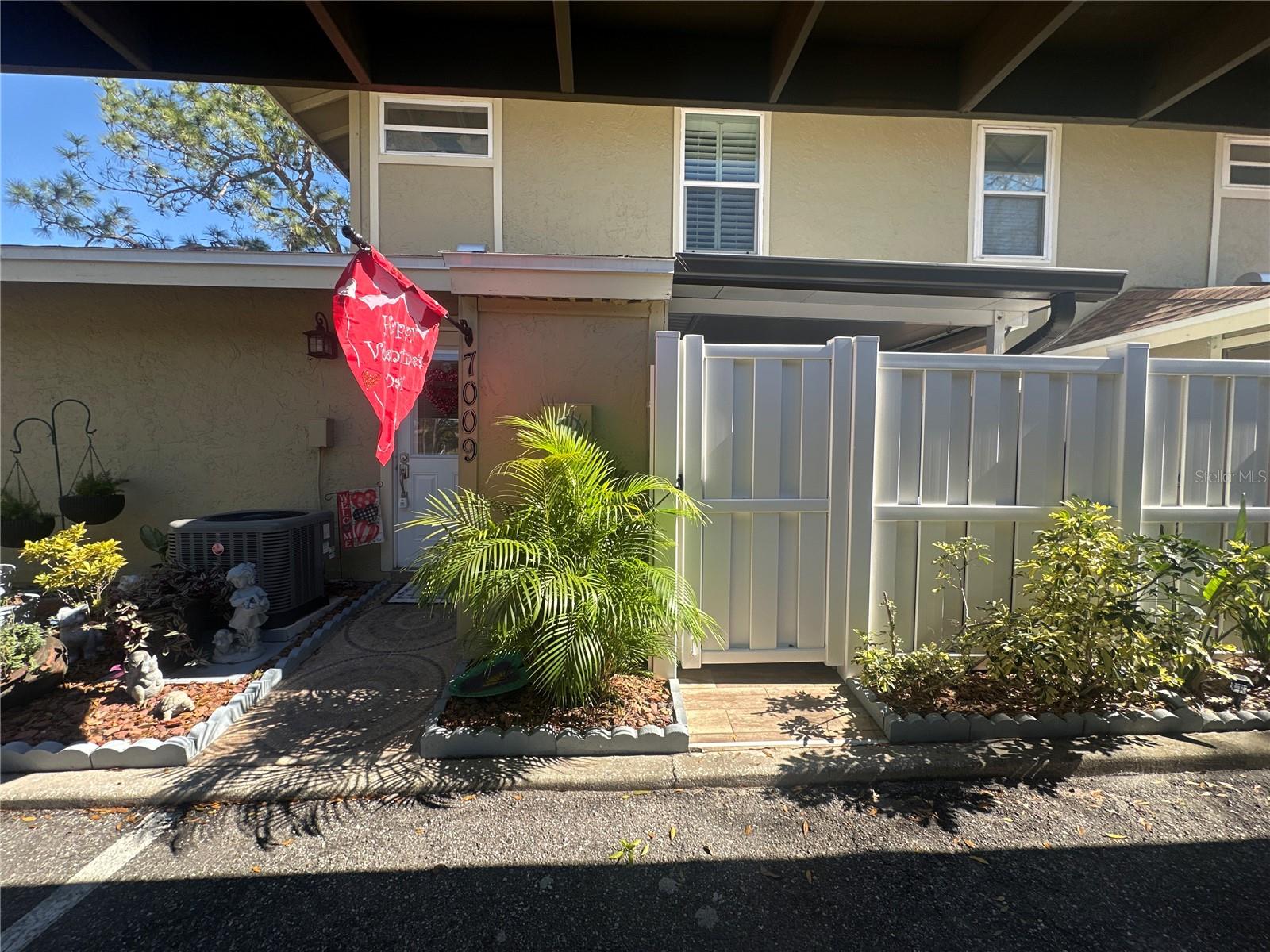 Photo of 7009 SALINAS COURT TAMPA FL 33634