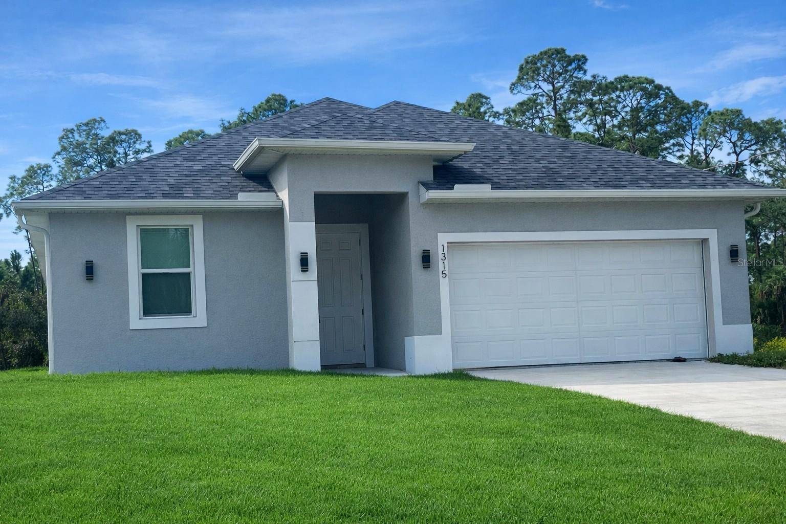 Photo of 1315 E BENBOW CIRCLE LABELLE FL 33935