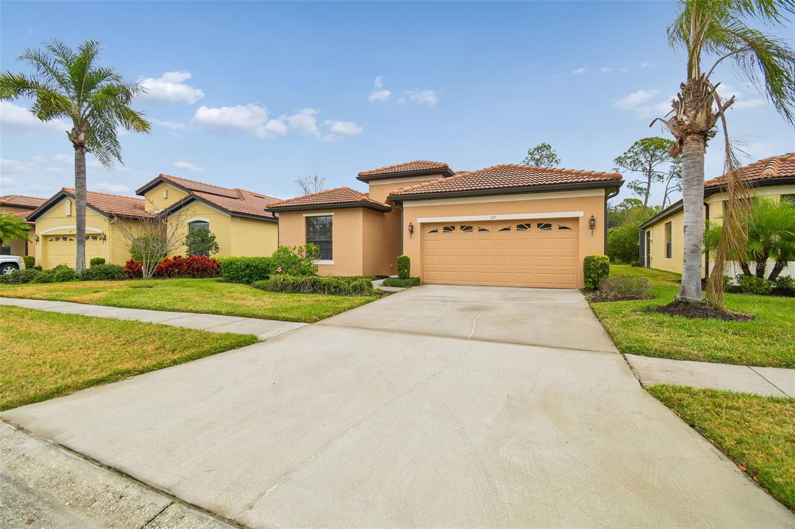 Photo of 127 SILVER FALLS DRIVE APOLLO BEACH FL 33572