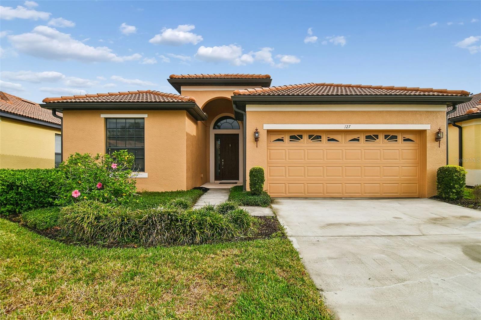 Photo of 127 SILVER FALLS DRIVE APOLLO BEACH FL 33572
