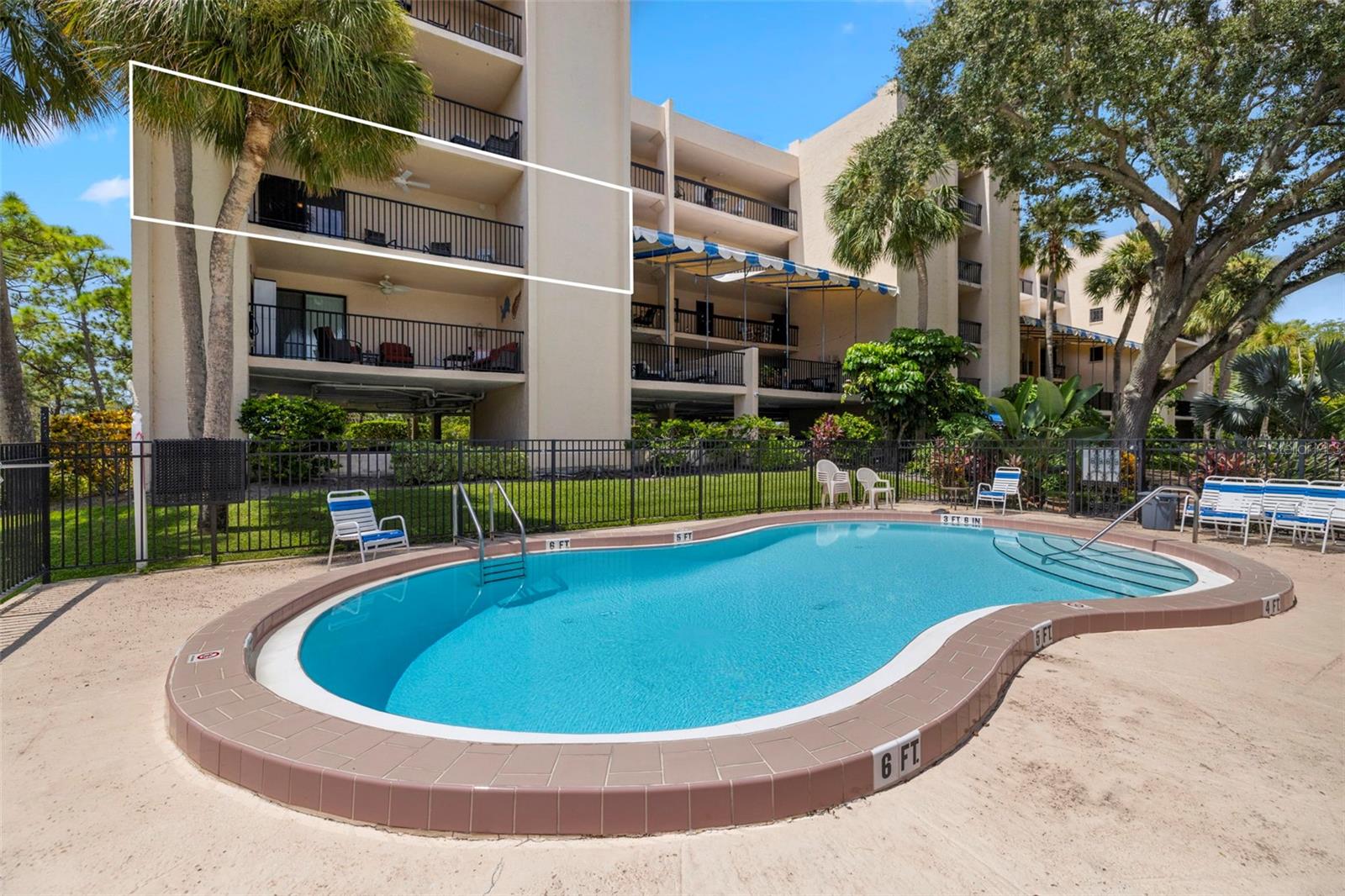 Photo of 402 TARPON POINT TARPON SPRINGS FL 34689