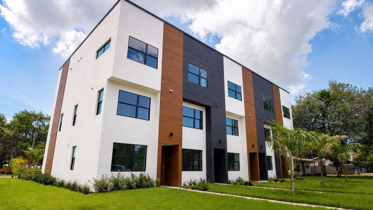 Photo of 377 13TH ST N ST PETERSBURG FL 33705