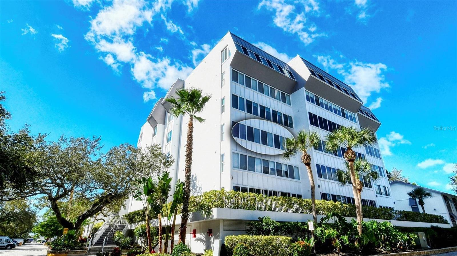 Photo of 1255 E PEPPERTREE DRIVE #305 SARASOTA FL 34242