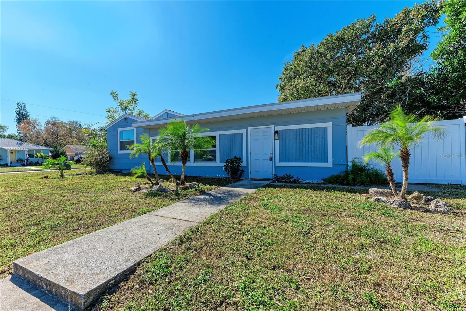 Photo of 702 20TH AVENUE BRADENTON FL 34205