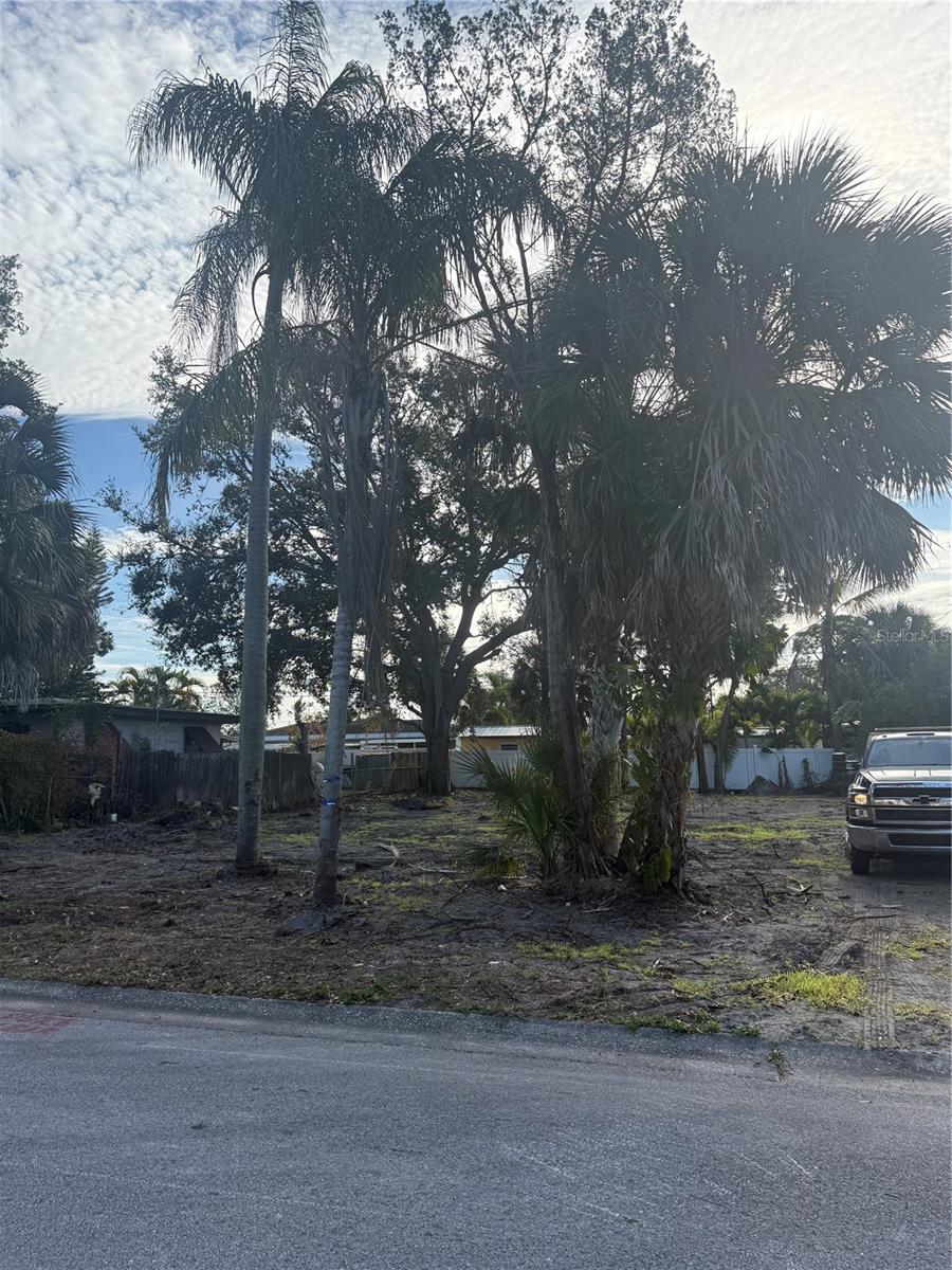 Photo of 6611 KINGSWOOD DRIVE ST PETERSBURG FL 33702