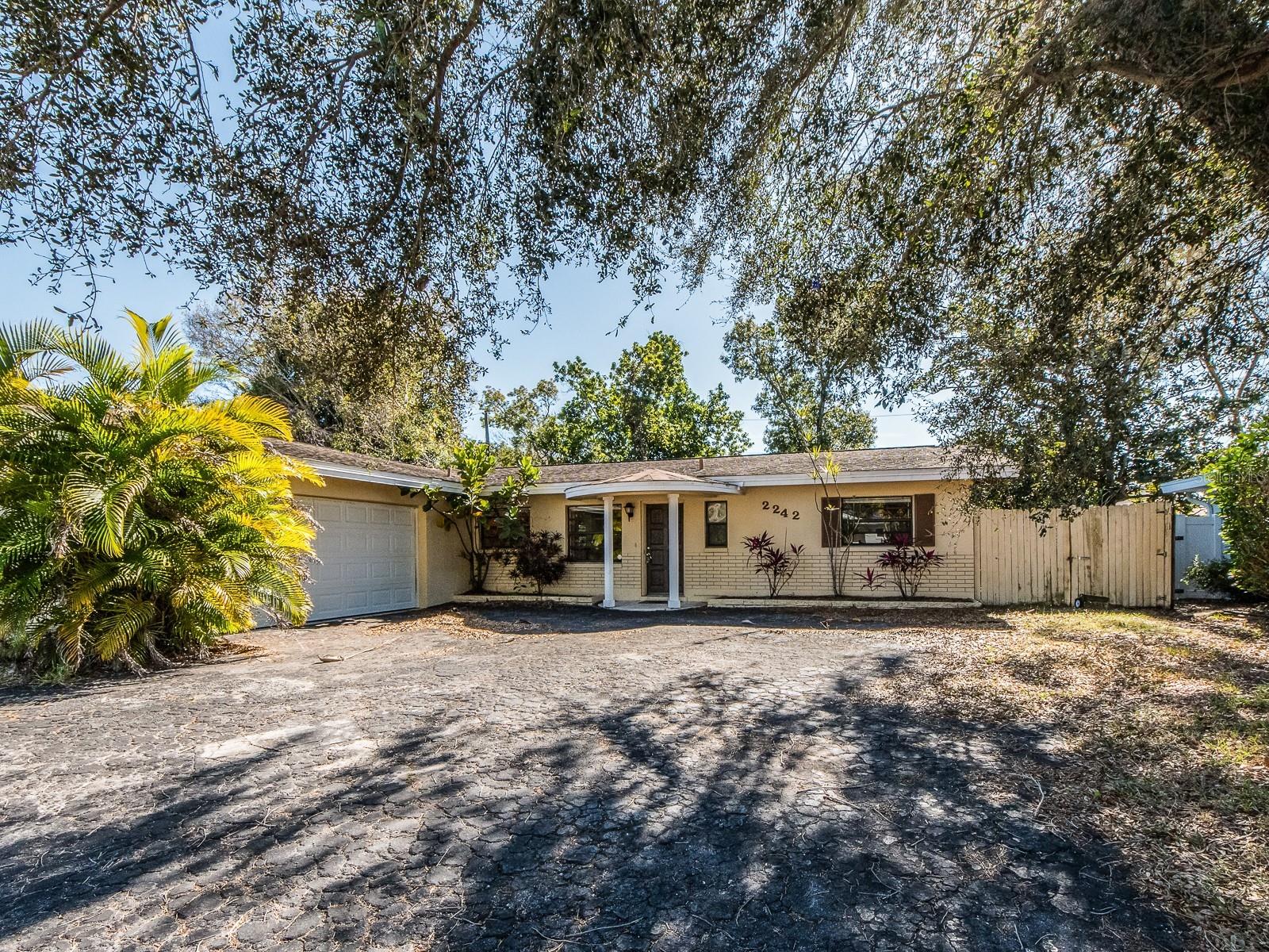 Photo of 2242 INDIAN AVENUE BELLEAIR BLUFFS FL 33770