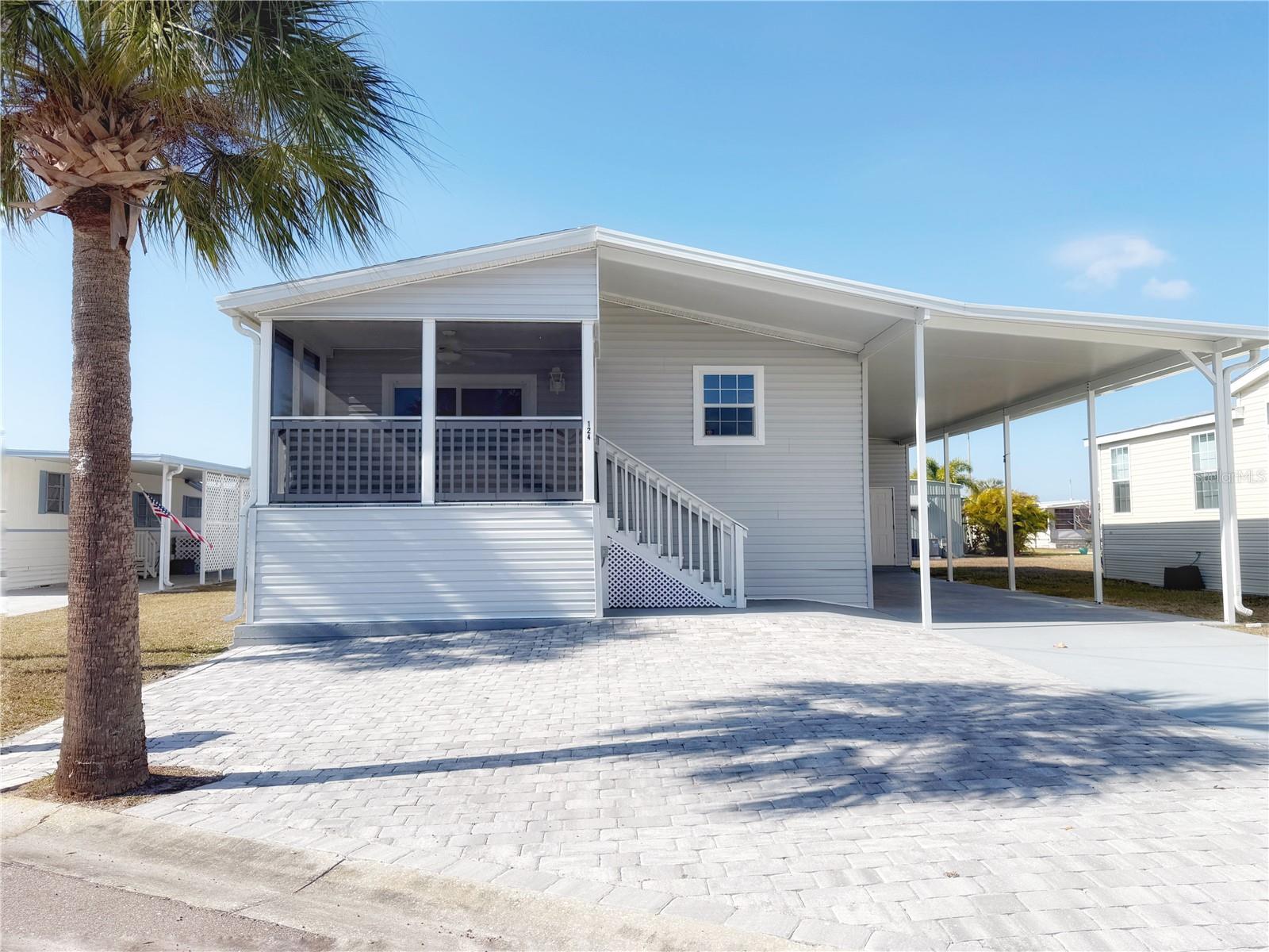 Photo of 124 E SAINT ANNES CIRCLE APOLLO BEACH FL 33572
