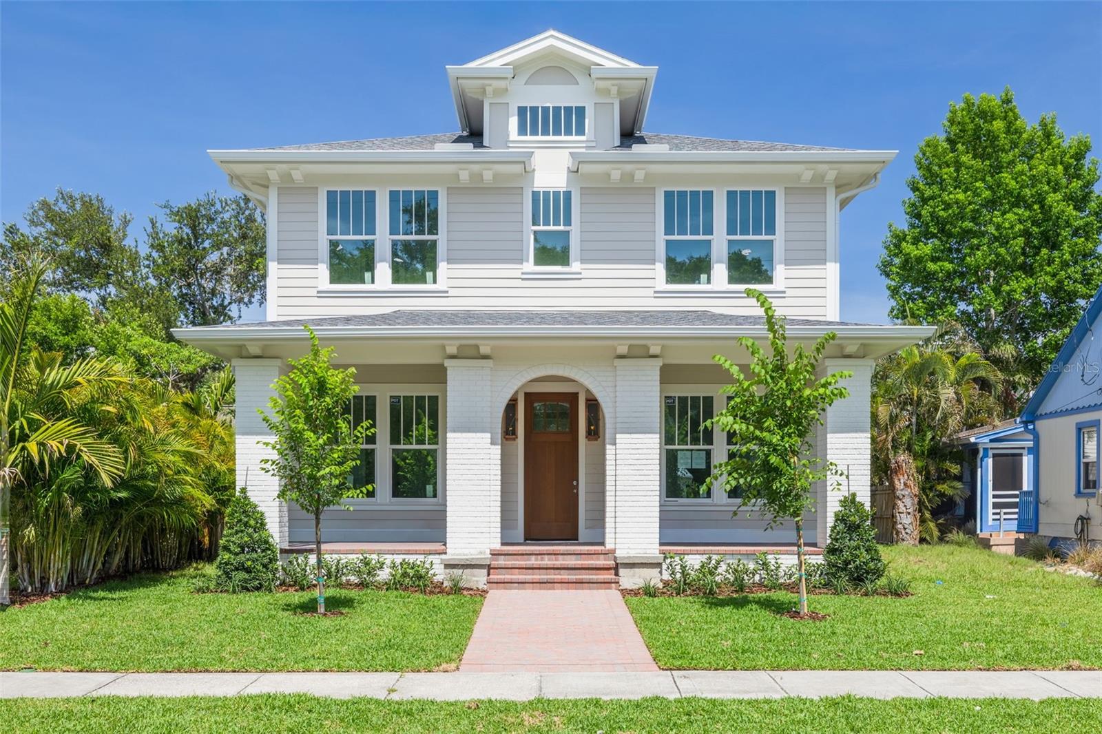 Photo of 2011 10TH STREET ST PETERSBURG FL 33704
