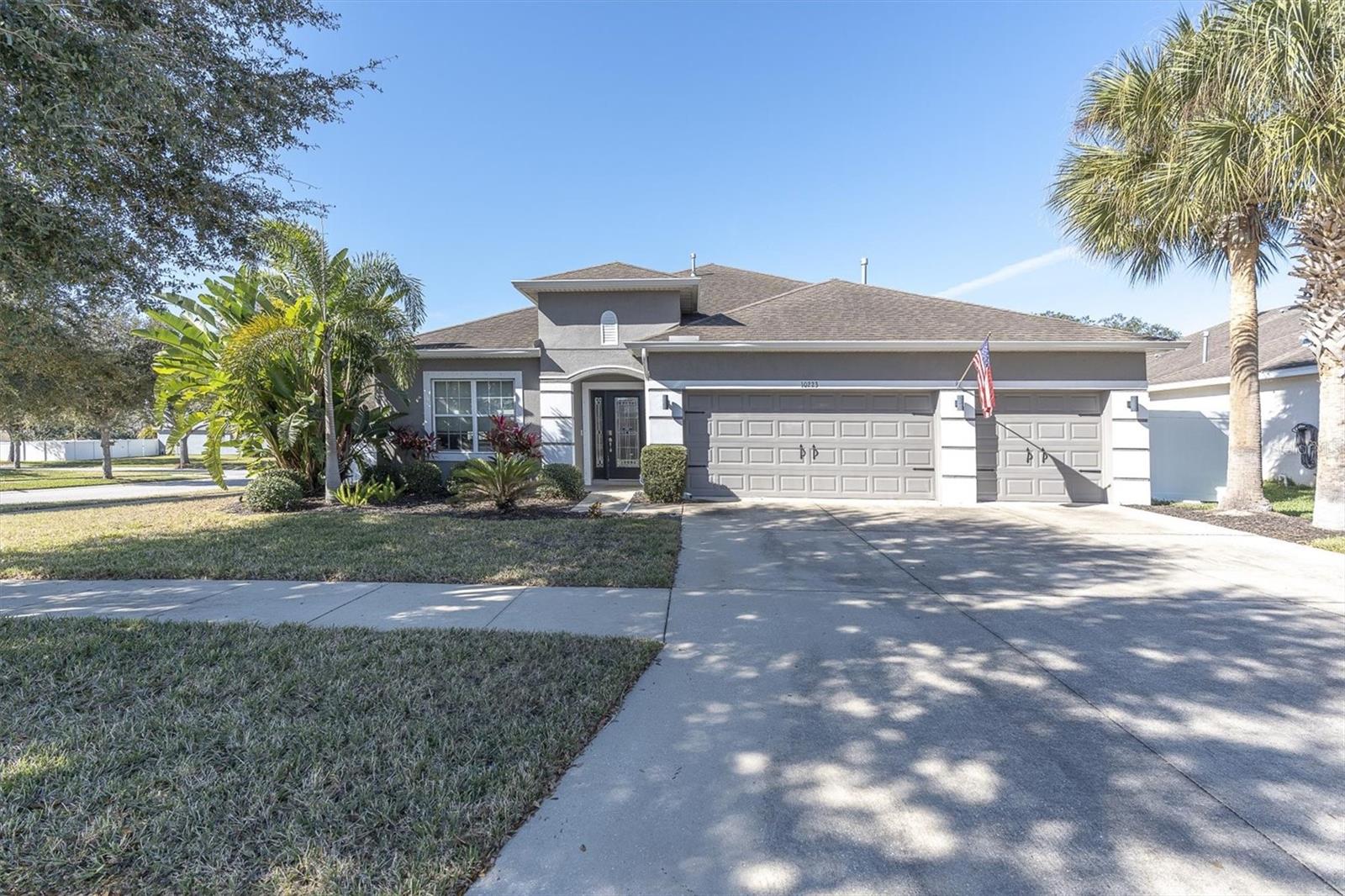 Photo of 10223 CARAWAY SPICE AVENUE RIVERVIEW FL 33578