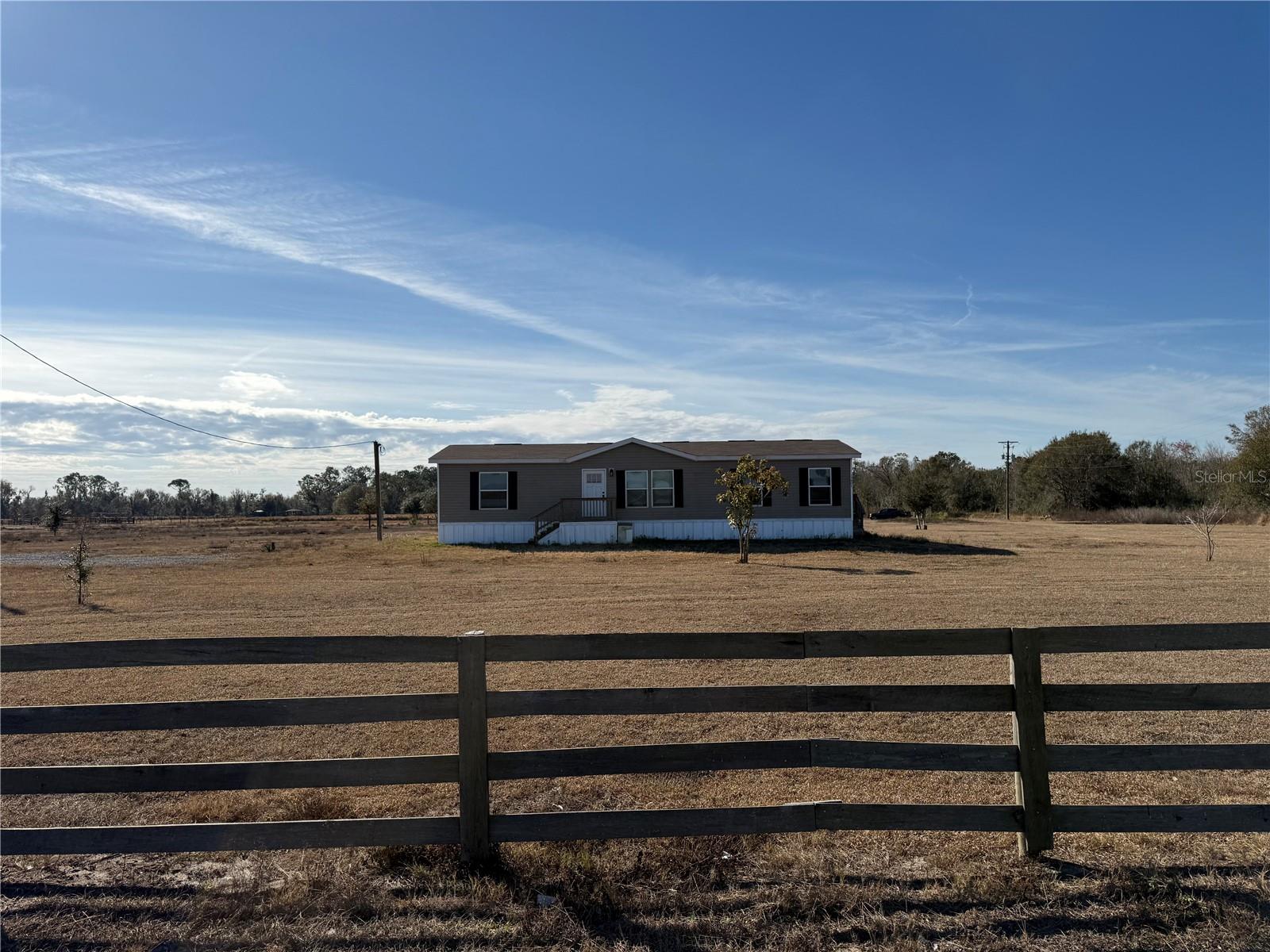 Photo of 15807 COUNTY ROAD 672 LITHIA FL 33547