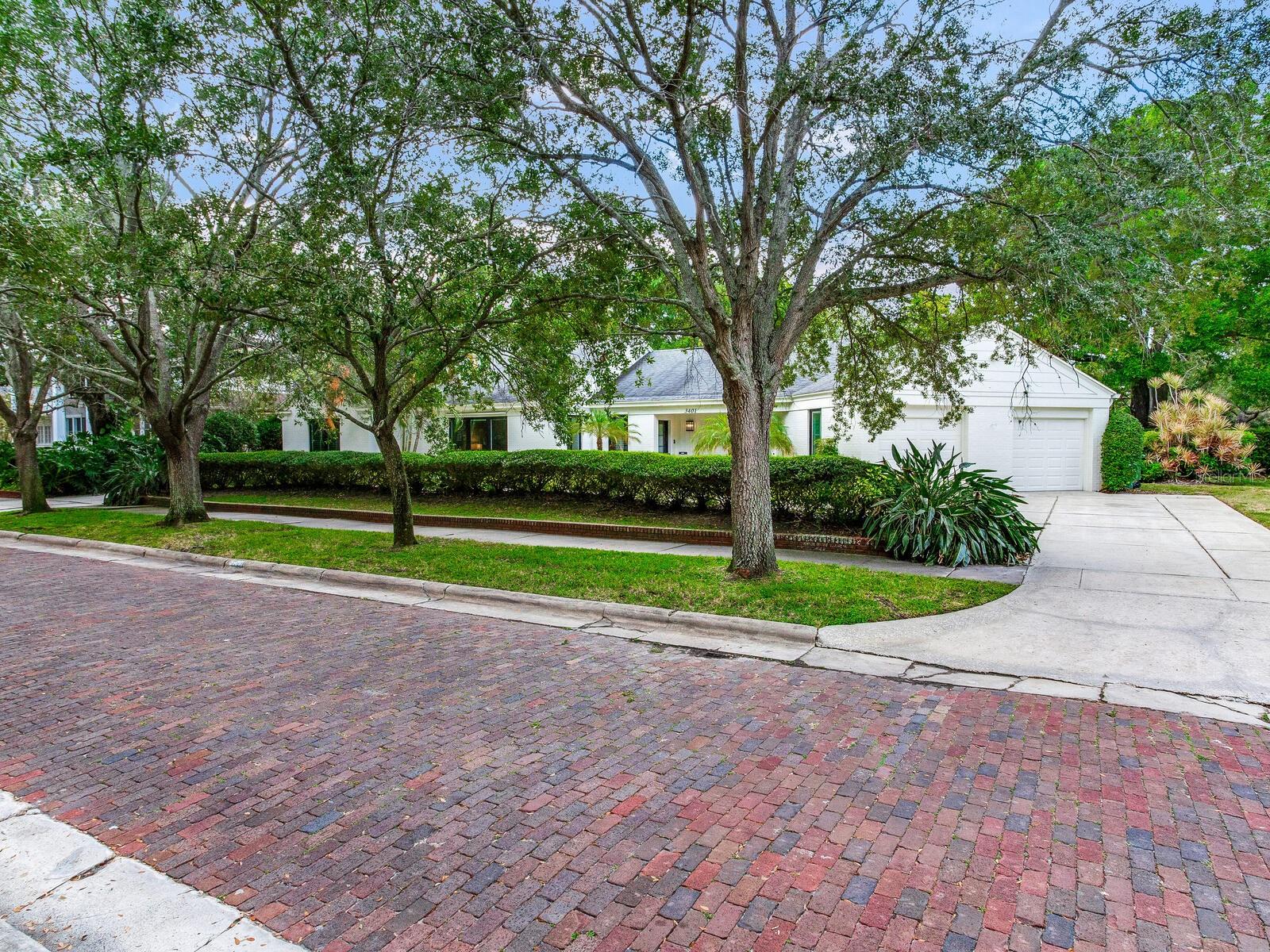 Photo of 3401 S ALMERIA AVENUE TAMPA FL 33629