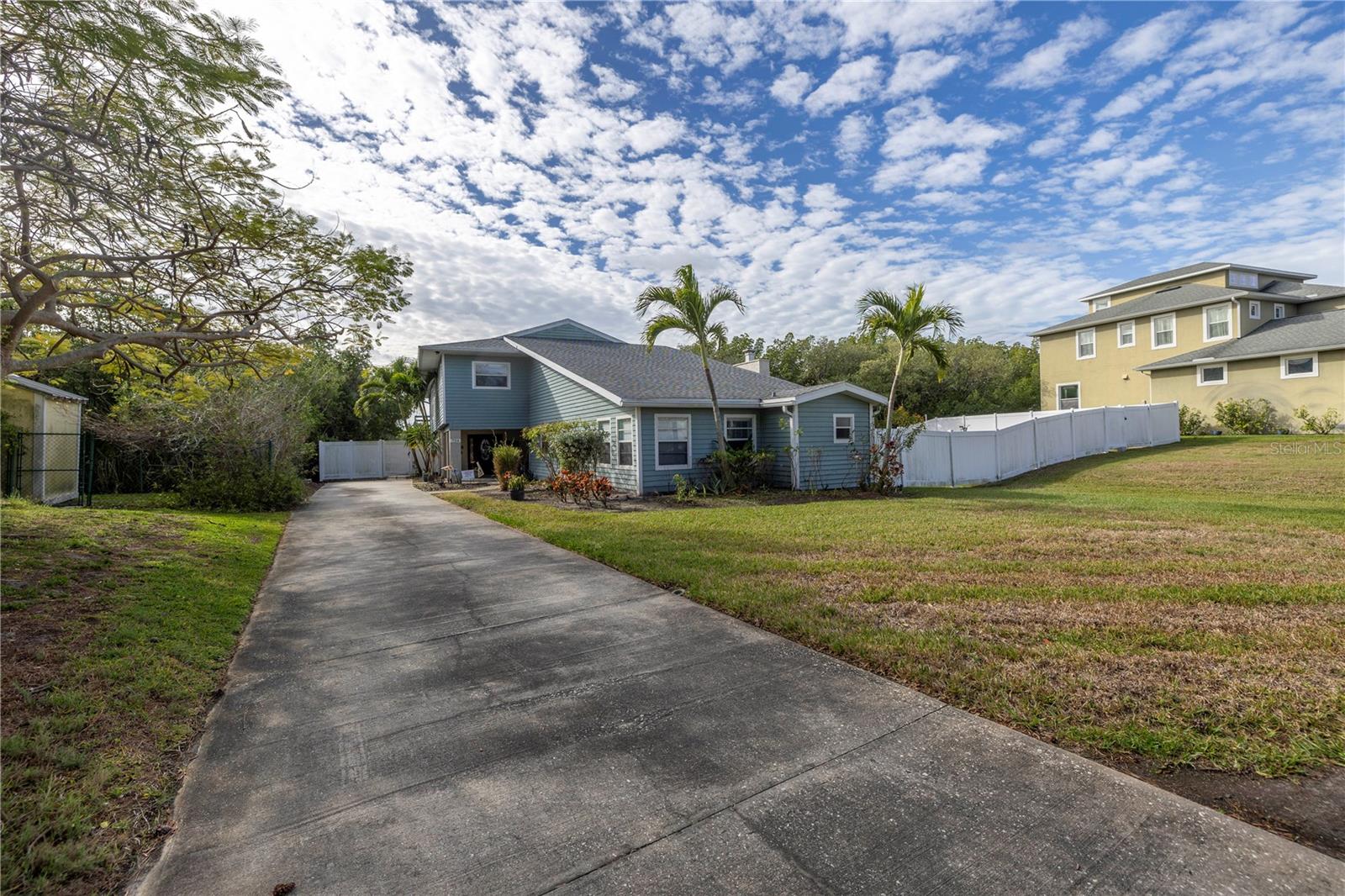 Photo of 734 WEEDON DRIVE ST PETERSBURG FL 33702