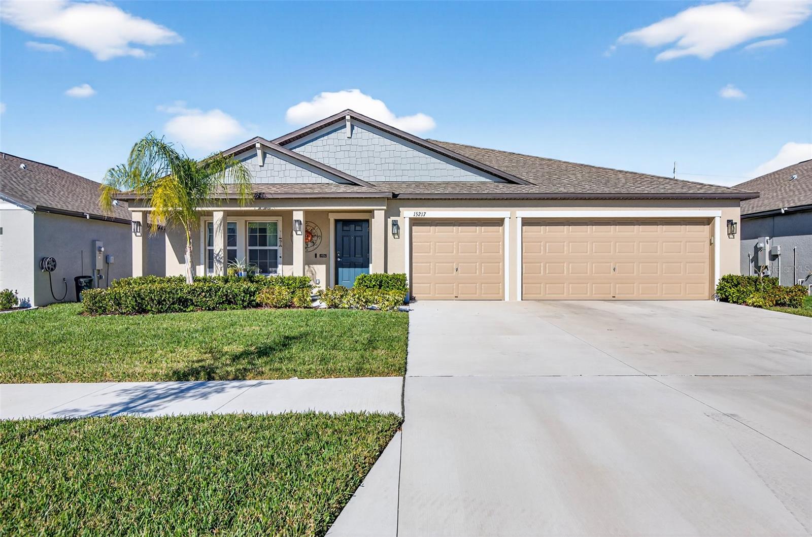 Photo of 15217 ZIRCON RED DRIVE WIMAUMA FL 33598