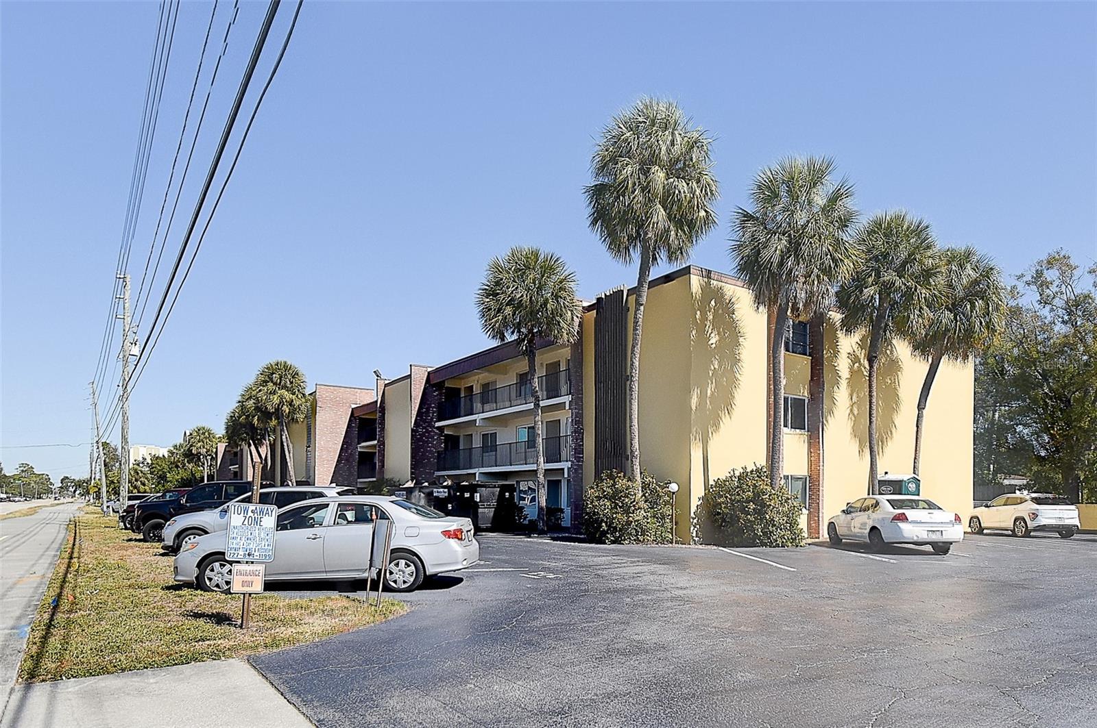Photo of 4435 1ST STREET #111 ST PETERSBURG FL 33703