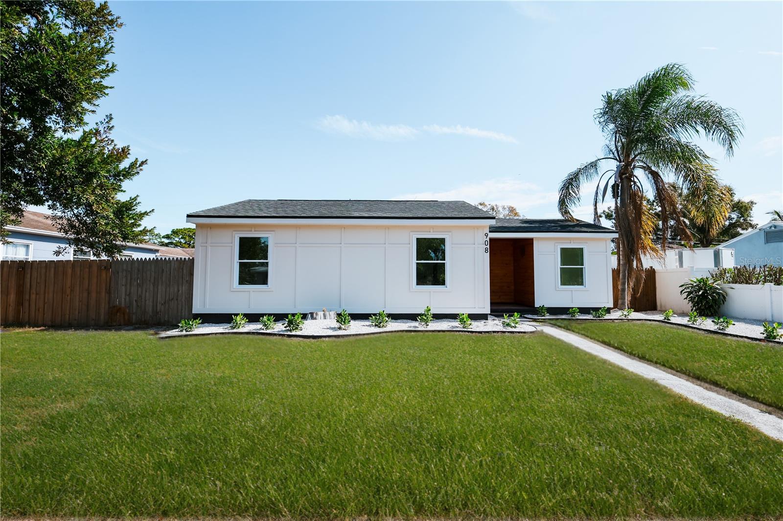 Photo of 908 61ST STREET GULFPORT FL 33707