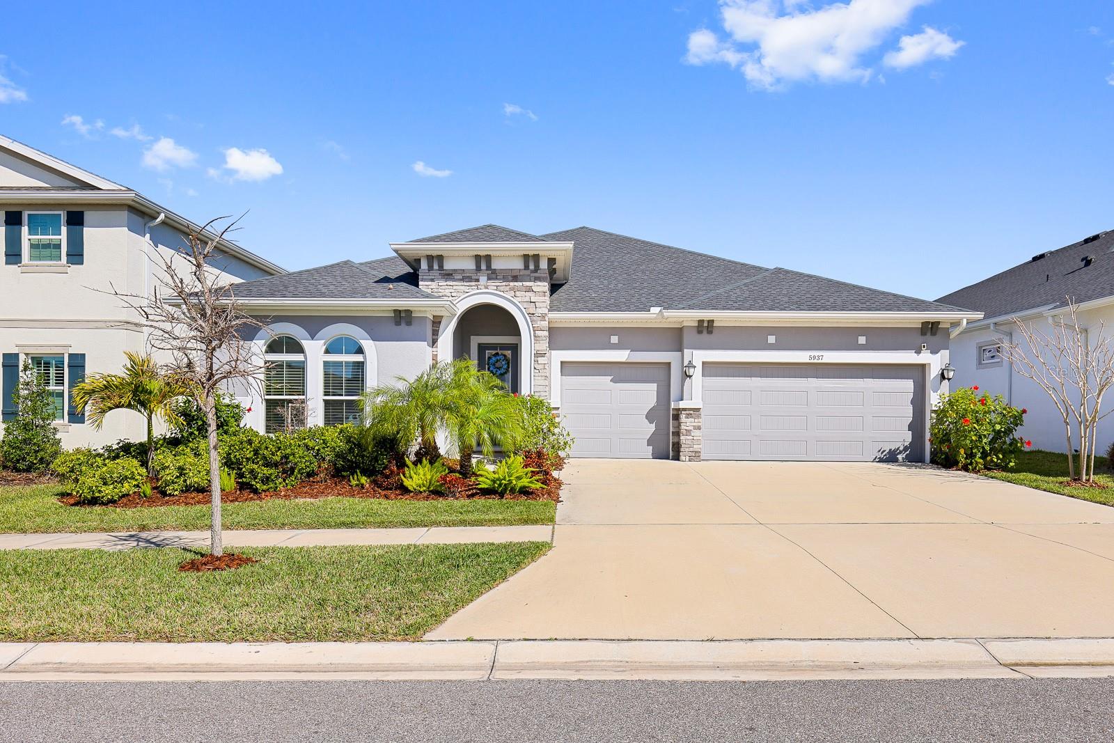 Photo of 5937 GOLDEN NETTLE DRIVE APOLLO BEACH FL 33572