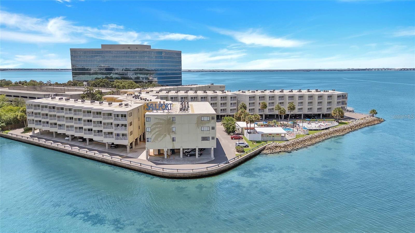 Photo of 2506 N ROCKY POINT DRIVE #275 TAMPA FL 33607