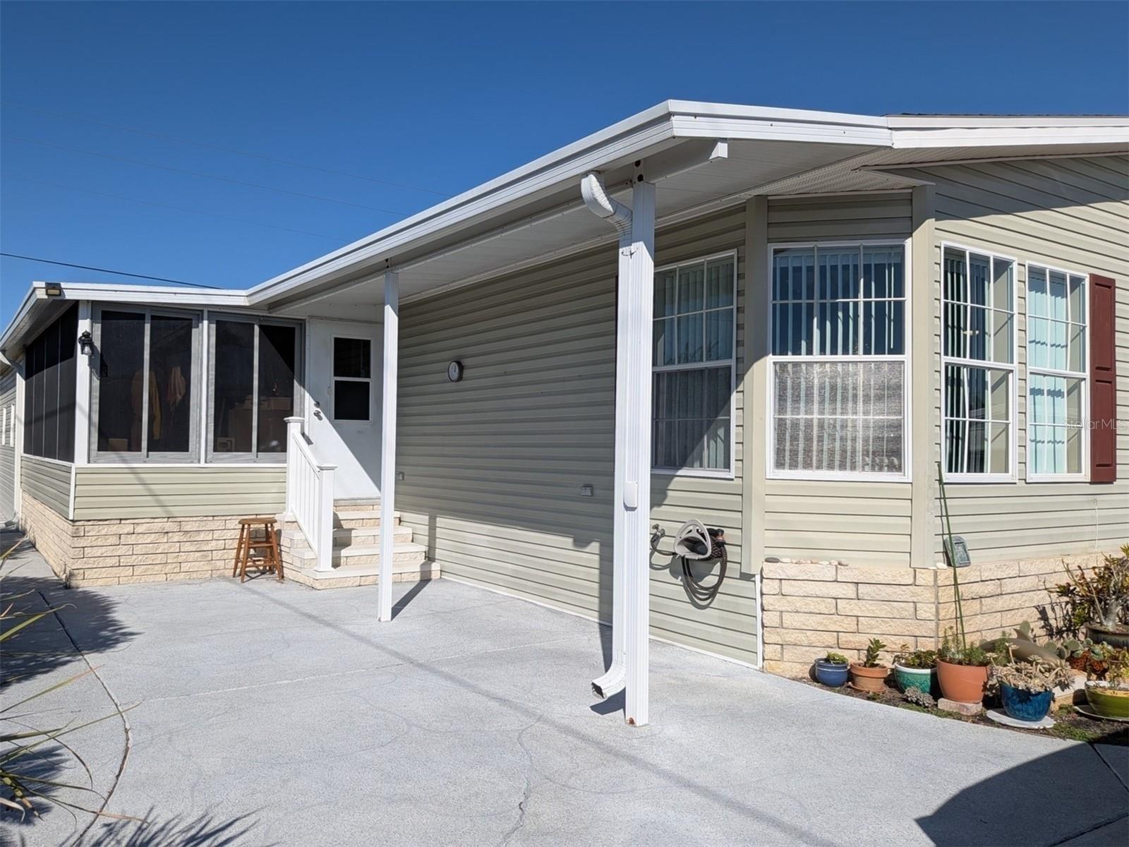 Photo of 34709 LAKE DRIVE PINELLAS PARK FL 33781