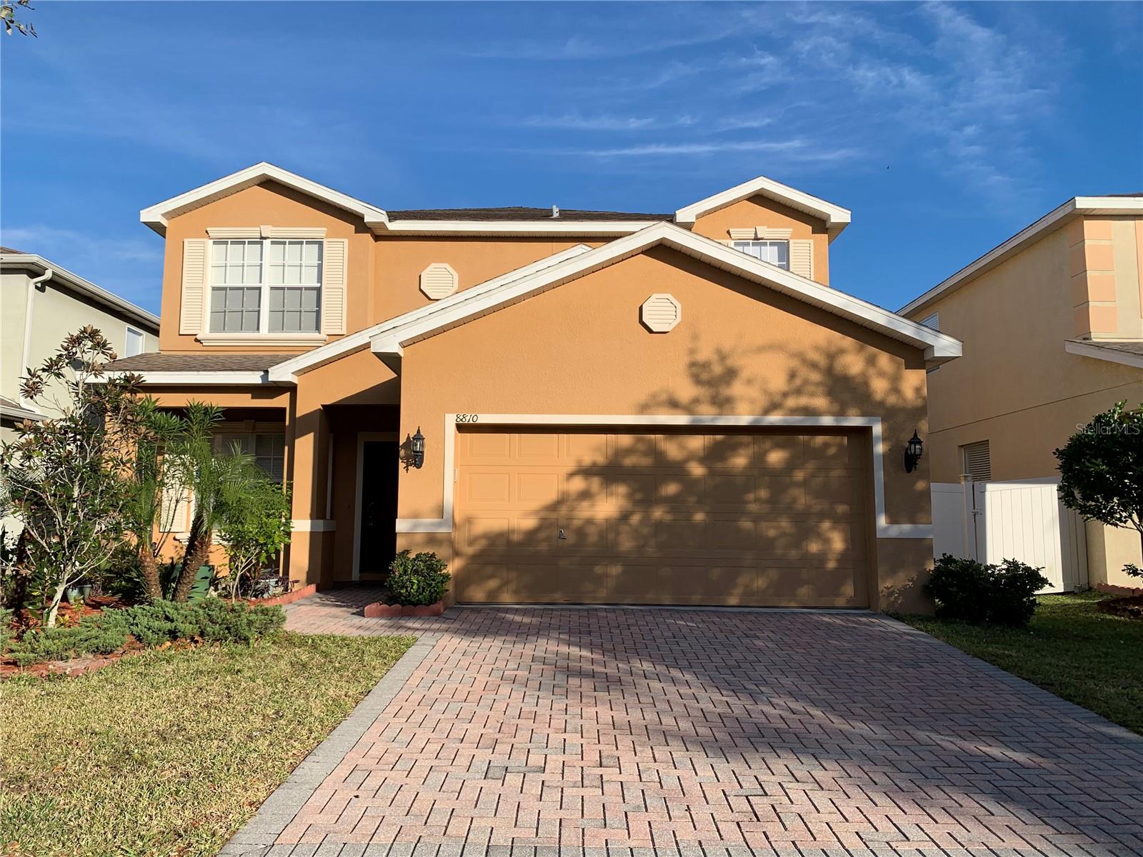 Photo of 8810 CAMERON CREST DRIVE TAMPA FL 33626