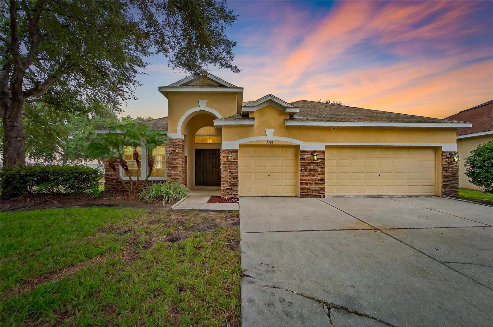 Photo of 2502 BONTERRA BOULEVARD VALRICO FL 33594