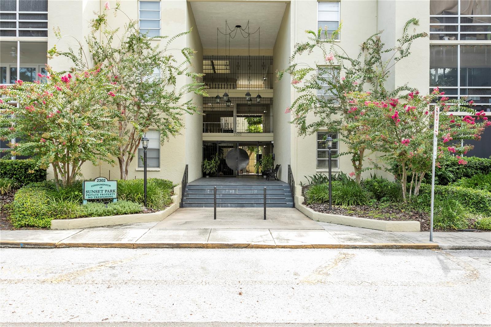 Photo of 2302 S MANHATTAN AVENUE #111 TAMPA FL 33629