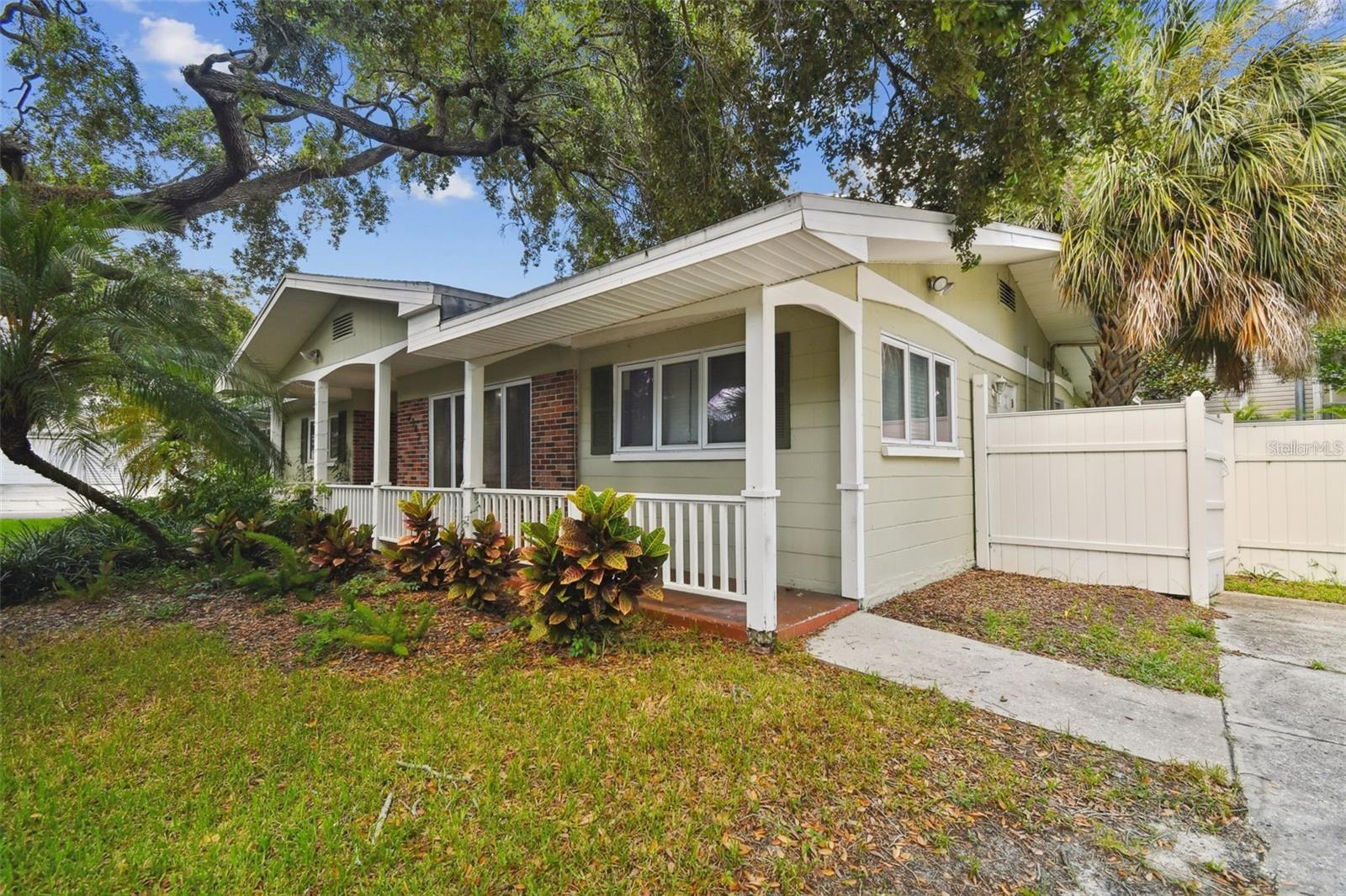 Photo of 2302 S ARRAWANA AVENUE TAMPA FL 33629