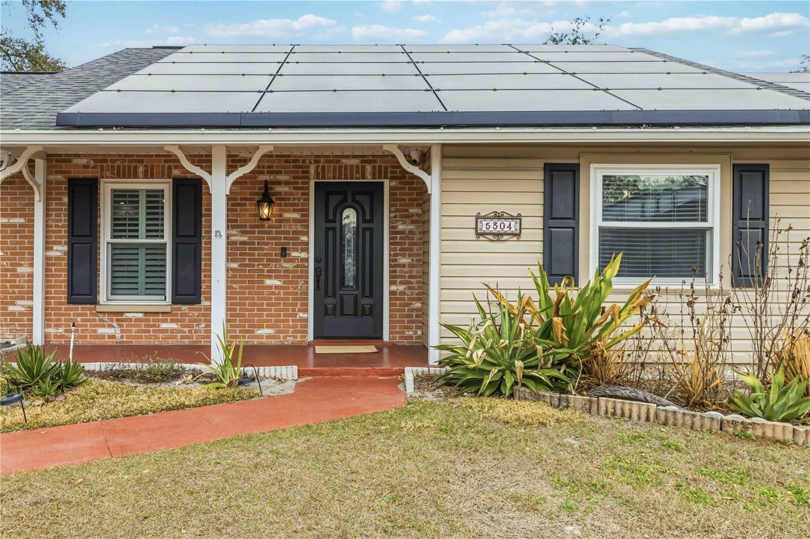 Photo of 5304 ROSECREST CIRCLE TAMPA FL 33617