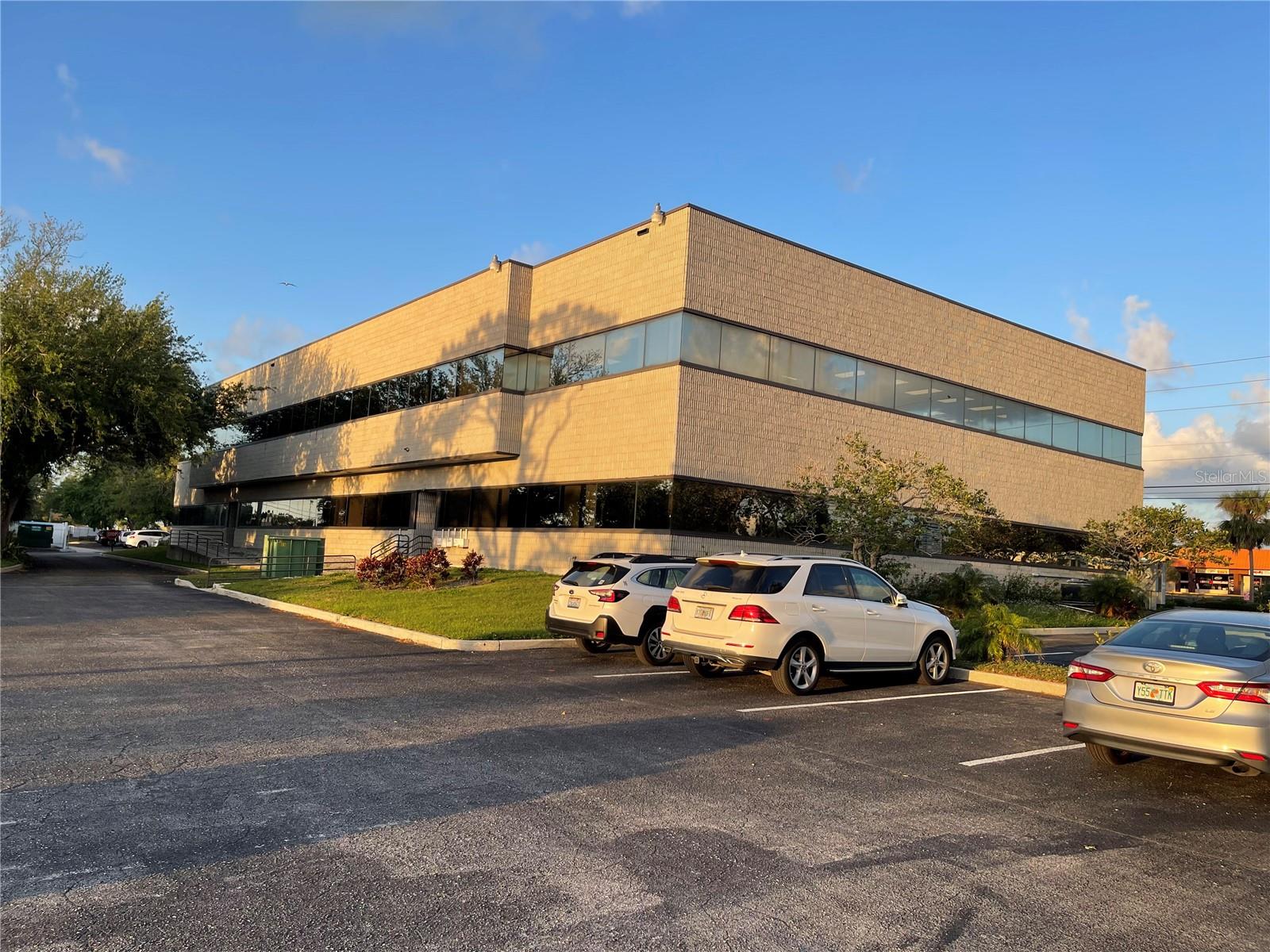 Photo of 9555 SEMINOLE BOULEVARD #001 SEMINOLE FL 33772