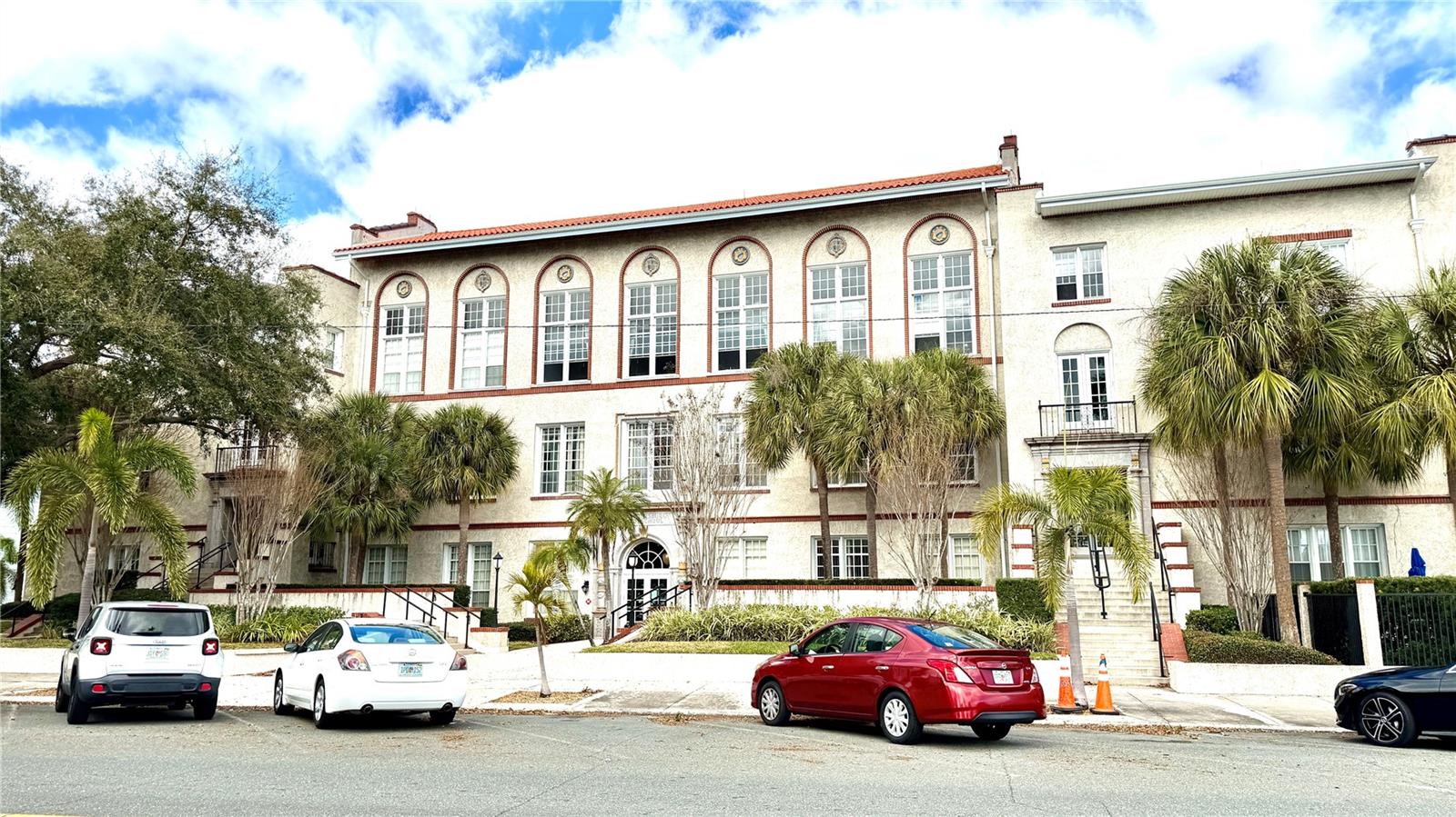 Photo of 701 MIRROR LAKE DRIVE #121 ST PETERSBURG FL 33701