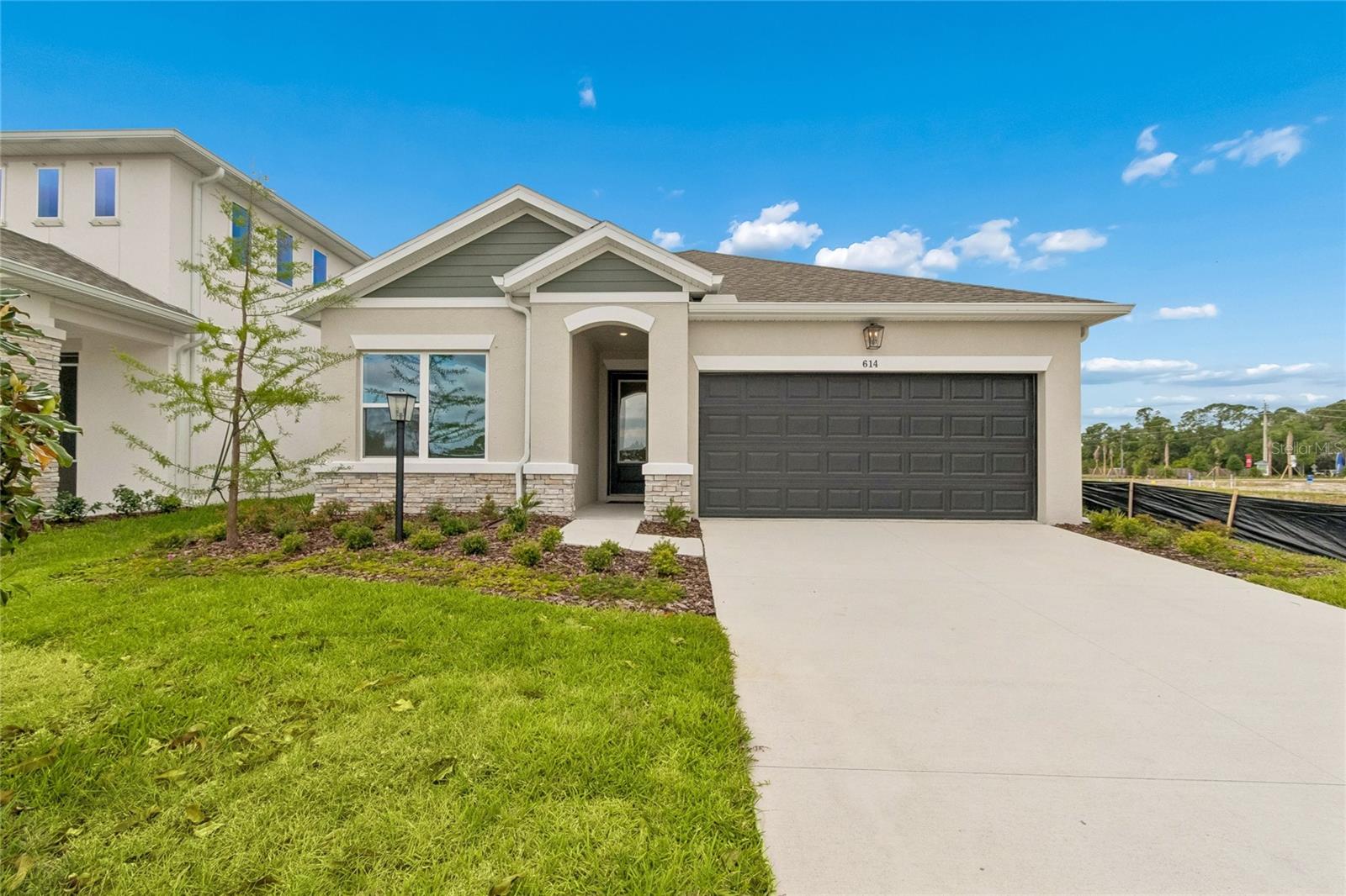 Photo of 614 KINGSWOOD COURT BRADENTON FL 34212