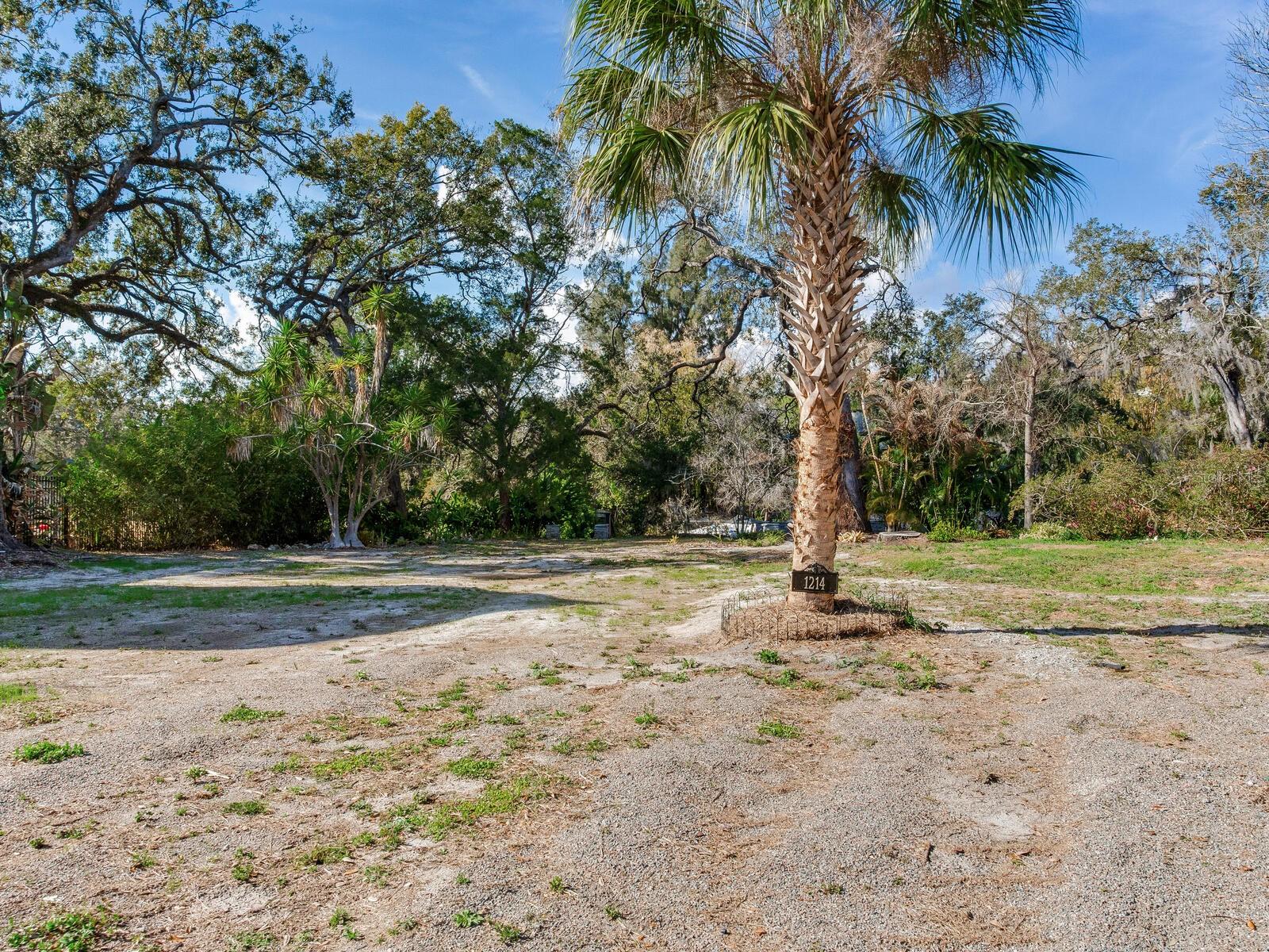 Photo of 1214 E PARK CIRCLE TAMPA FL 33604