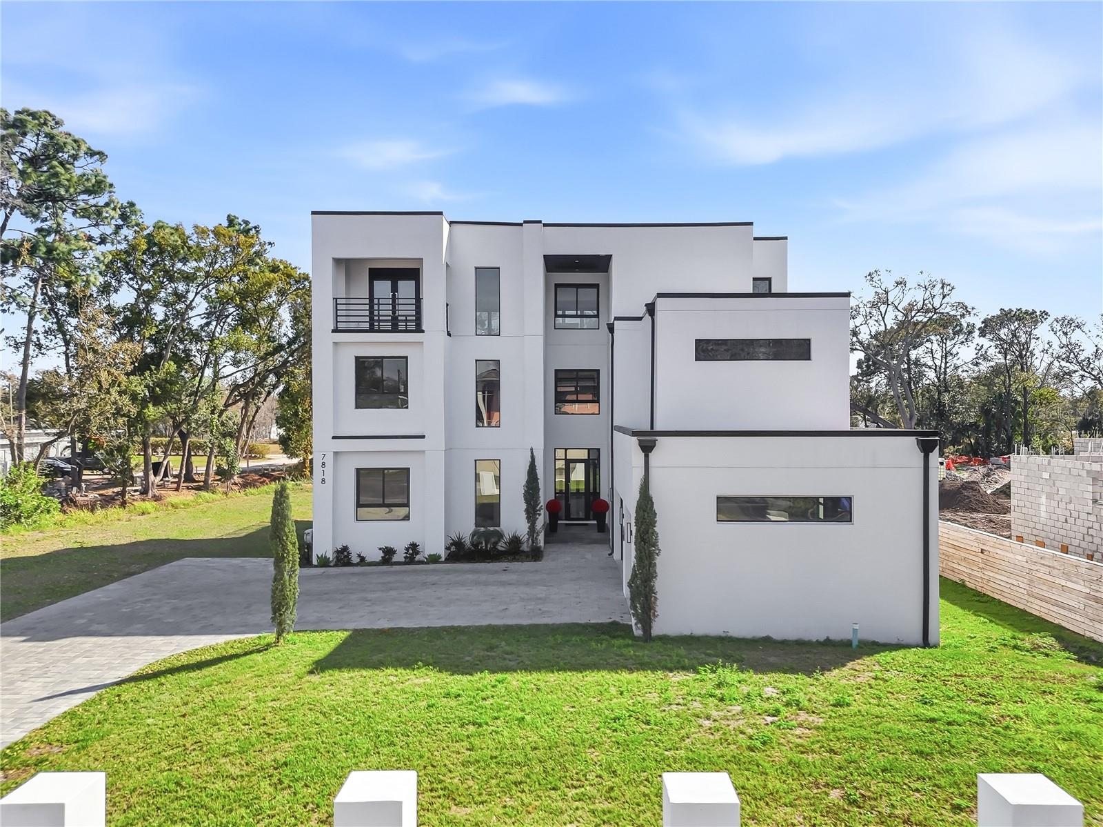 Photo of 7818 N HUBERT AVENUE TAMPA FL 33614