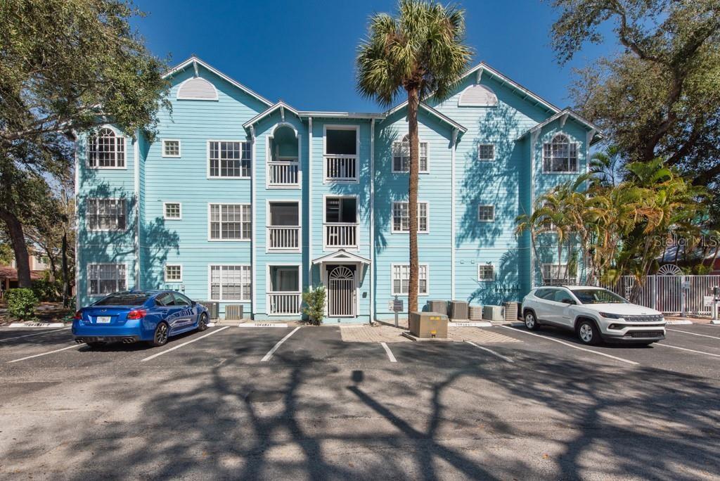 Photo of 3002 W CLEVELAND STREET #D11 TAMPA FL 33609