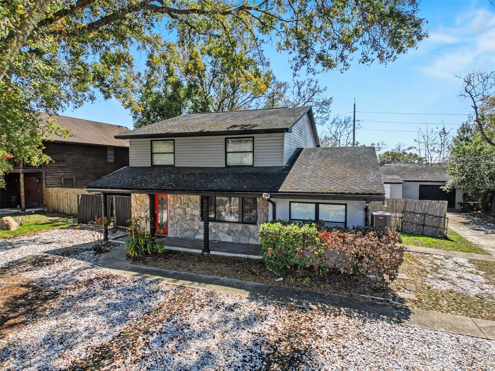 Photo of 2206 HOWARD LANE TAMPA FL 33612