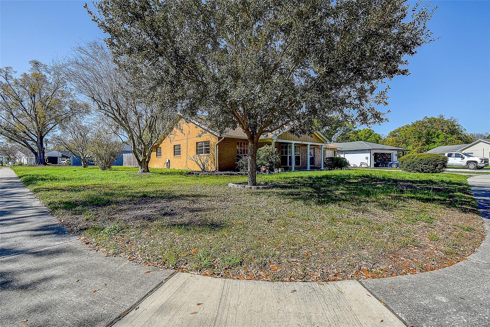 Photo of 3102 OLD SPRING PLACE TAMPA FL 33618