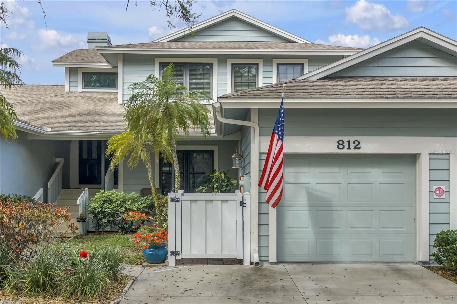 Photo of 812 AMELIA COURT ST PETERSBURG FL 33702