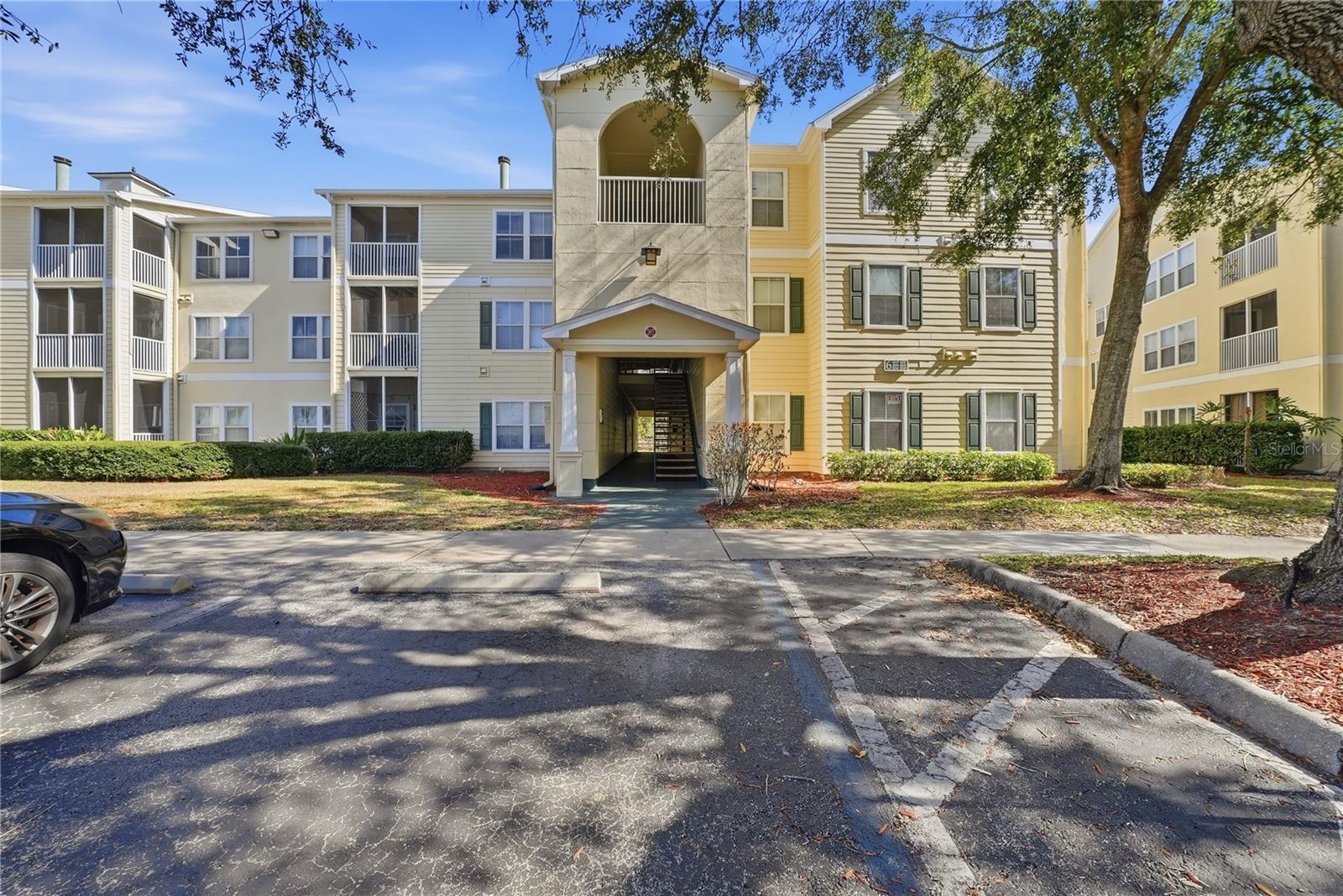 Photo of 18311 BRIDLE CLUB DRIVE TAMPA FL 33647