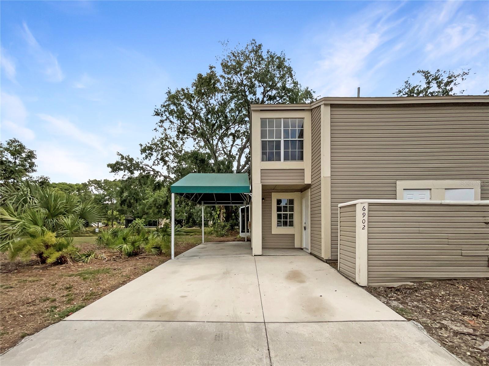 Photo of 6902 LAKEVIEW COURT TAMPA FL 33634
