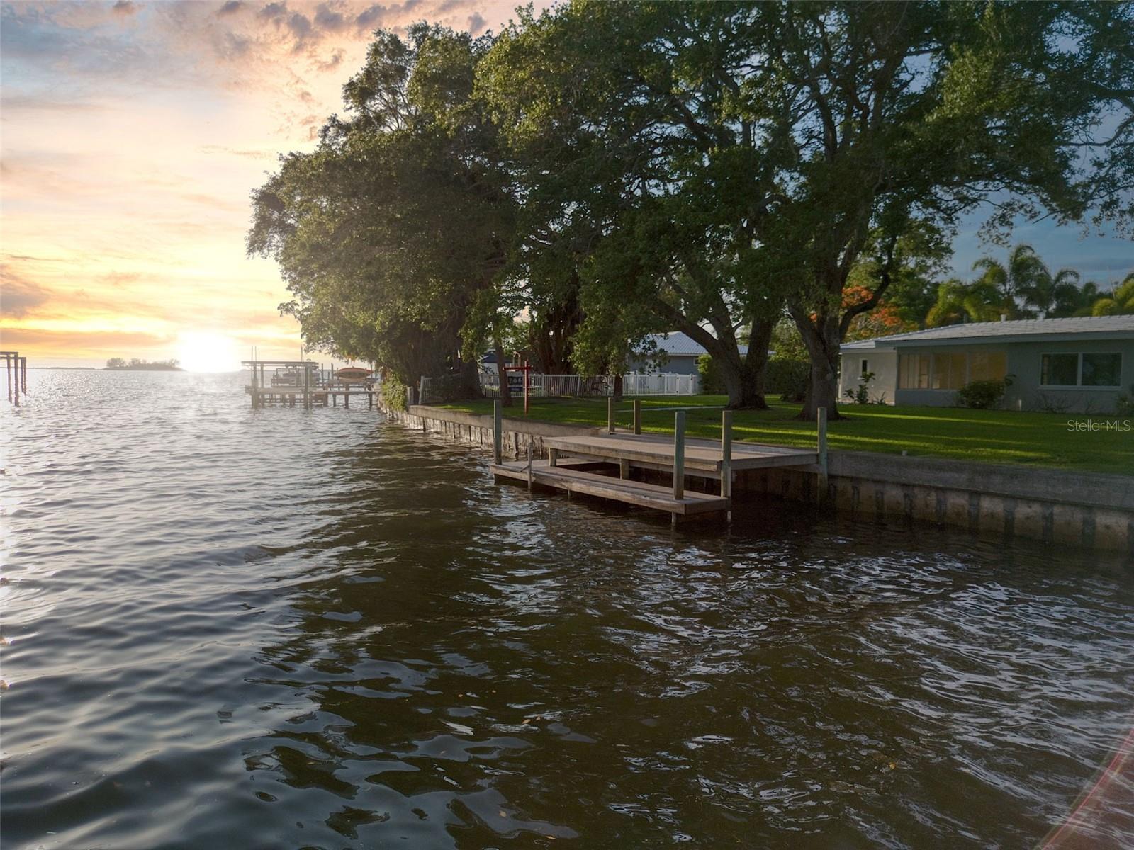 Photo of 5 SHORE DRIVE DUNEDIN FL 34698