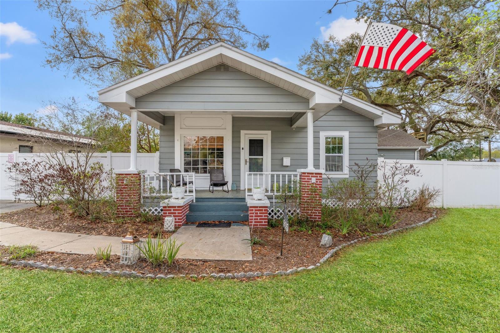 Photo of 905 E HANNA AVENUE TAMPA FL 33604