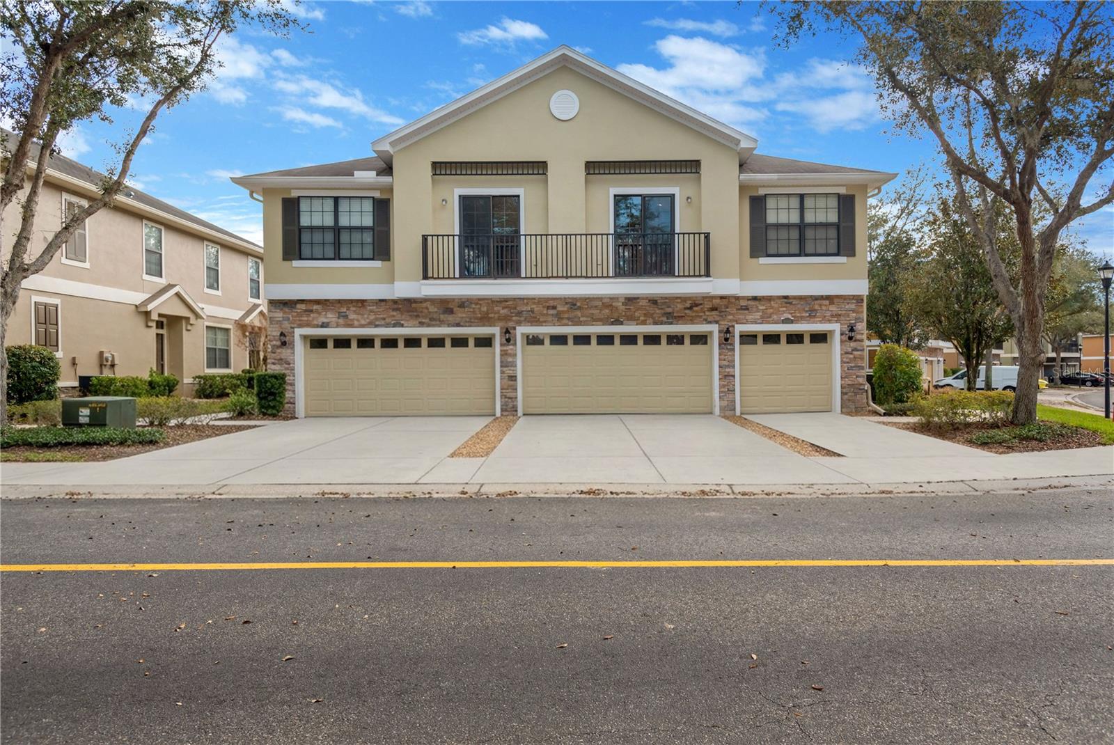 Photo of 16505 KINGLETRIDGE AVENUE LITHIA FL 33547