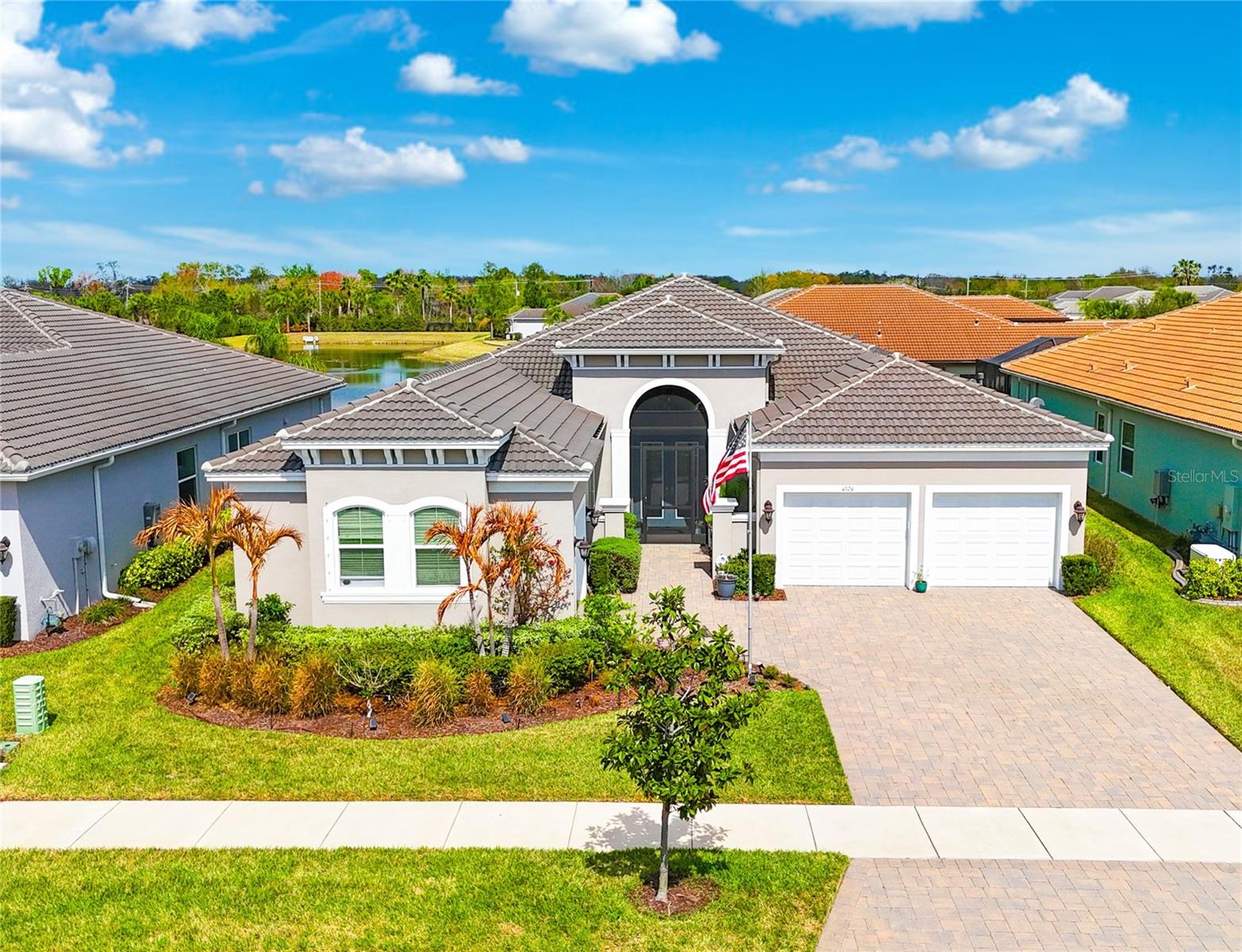 Photo of 4924 PAMPLONA COURT WIMAUMA FL 33598