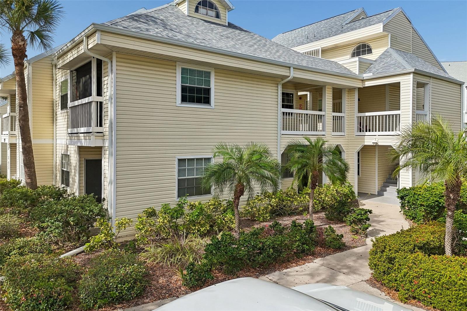 Photo of 6915 STONES THROW CIRCLE #3106 ST PETERSBURG FL 33710